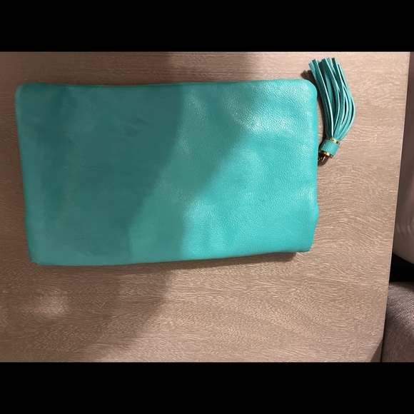 Clutch - Picture 3 of 3